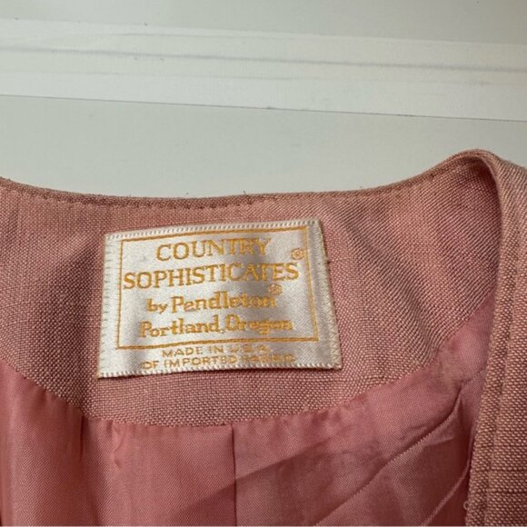 Country Sophisticated  Collarless Cropped Blazer - Picture 6 of 9